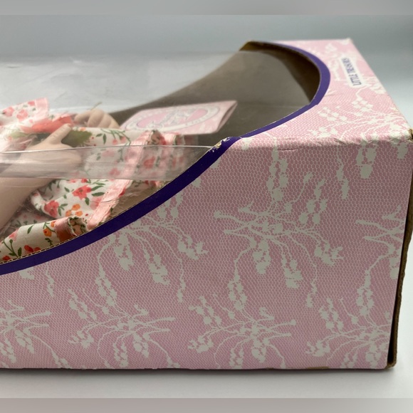 Vintage Treasure In Lace 15" Porcelain Doll Open Box Great Condition - Picture 7 of 13